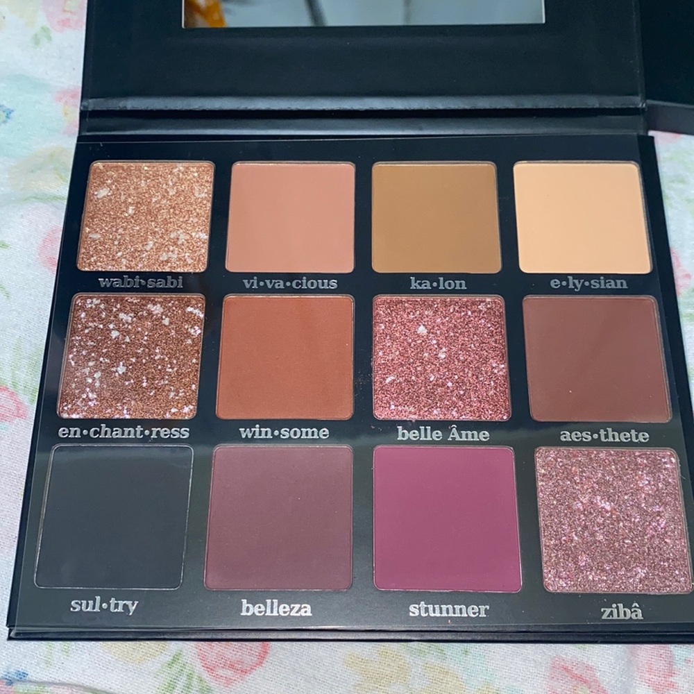 Makeup eyeshadow palette.